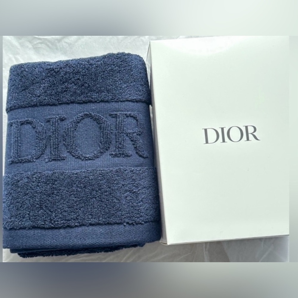 Dior Navy Towel with Box GWP✨